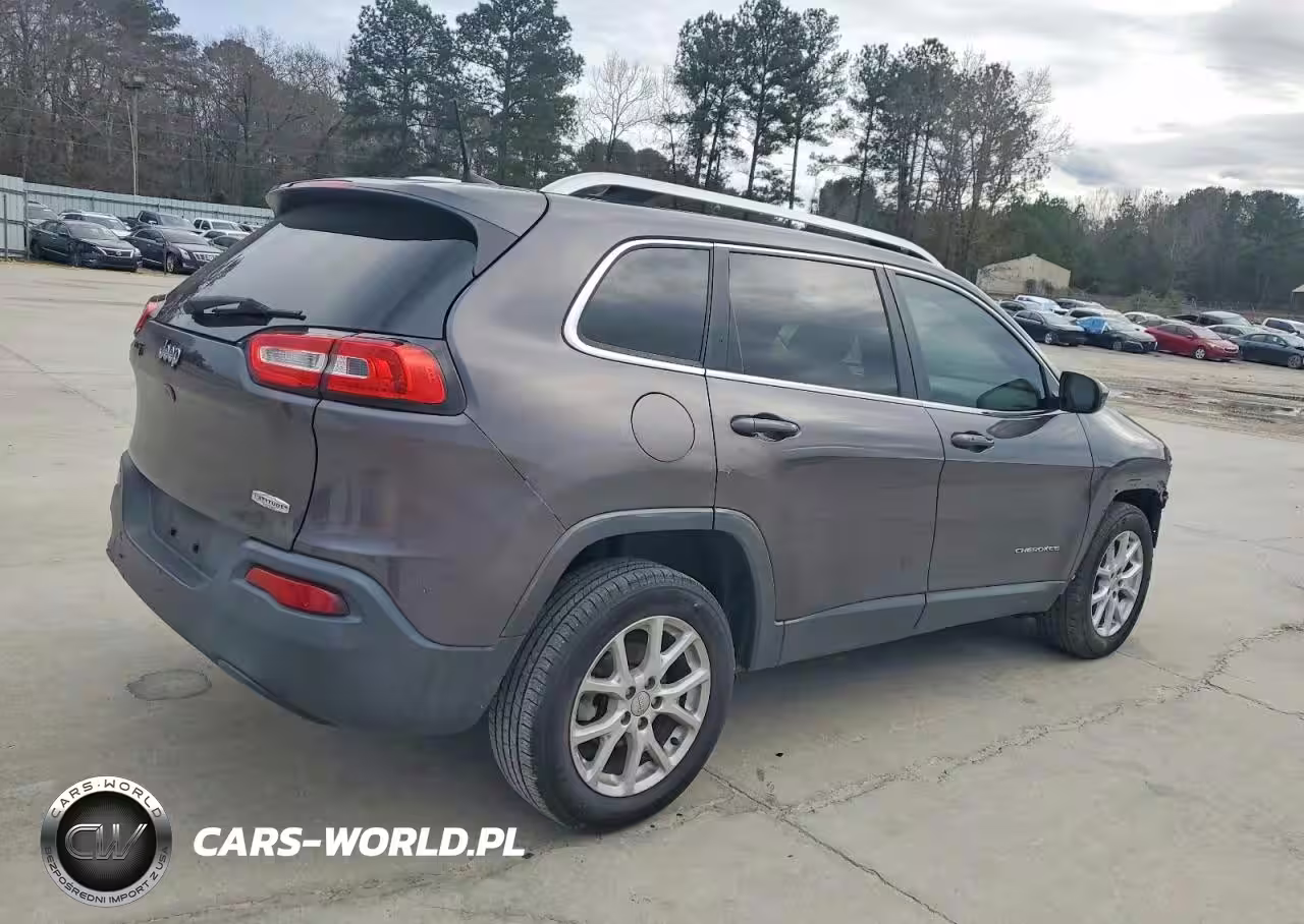 2018 Jeep Cherokee VIN:1C4PJLLB3JD552029 - 3