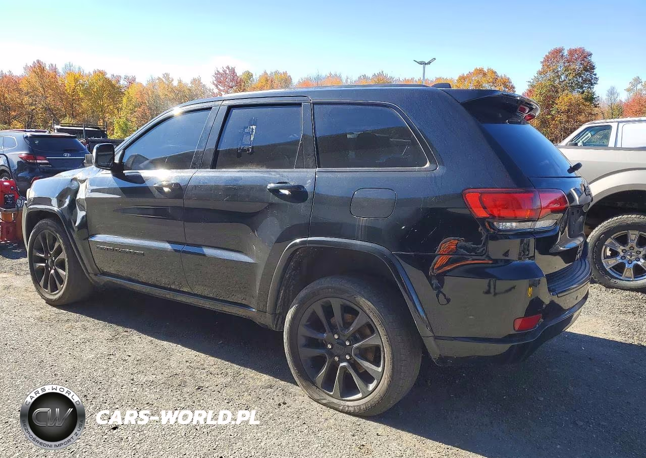 2018 Jeep Grand Cherokee Laredo VIN:1C4RJFAG2JC118635 - 2