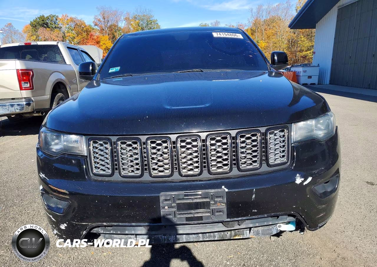 2018 Jeep Grand Cherokee Laredo VIN:1C4RJFAG2JC118635 - 5
