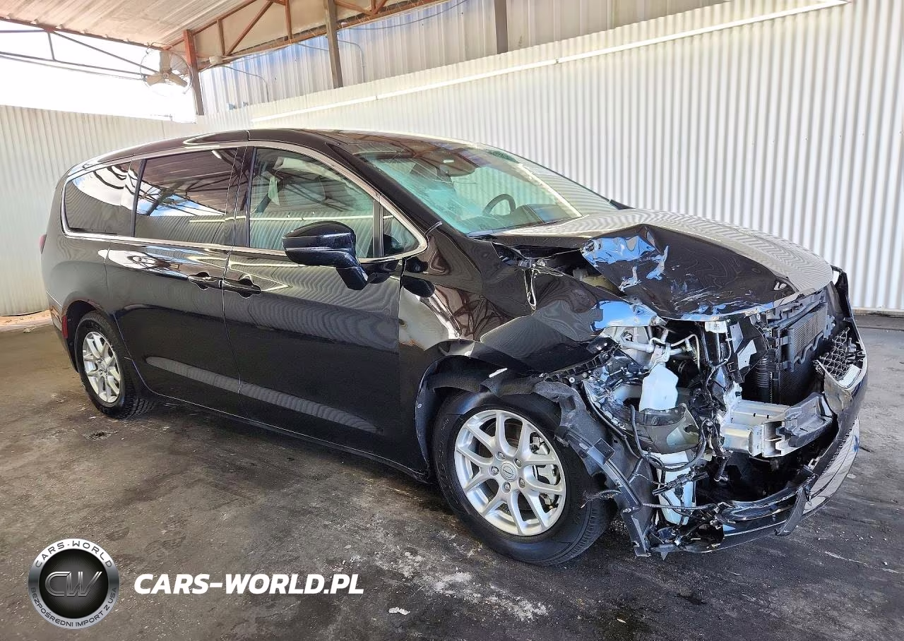 2026 Chrysler Pacifica Select VIN:2C4RC1BG6TR197068 - 4