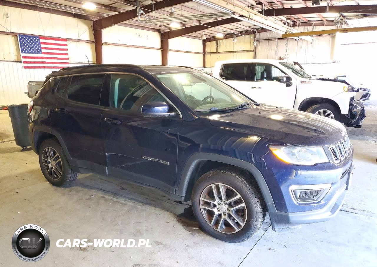 2019 Jeep Compass Latitude VIN:3C4NJDBB7KT711919 - 4