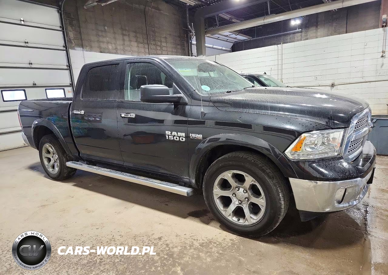 2018 Ram 1500 Laramie VIN:1C6RR7NT3JS162520 - 4