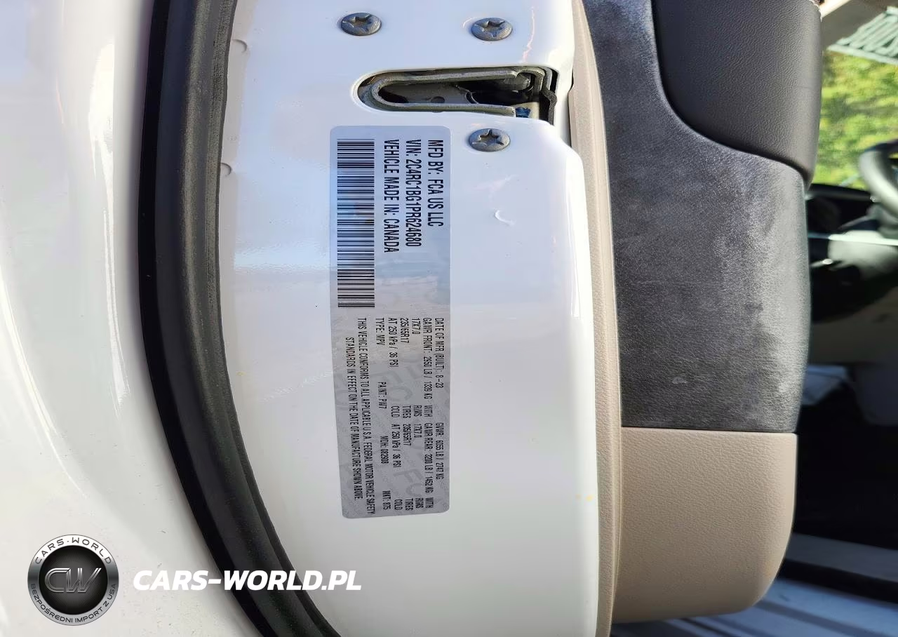 2023 Chrysler Pacifica Touring L VIN:2C4RC1BG1PR624680 - 13