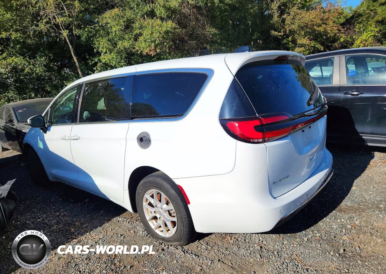 2023 Chrysler Pacifica Touring L VIN:2C4RC1BG1PR624680 - 2
