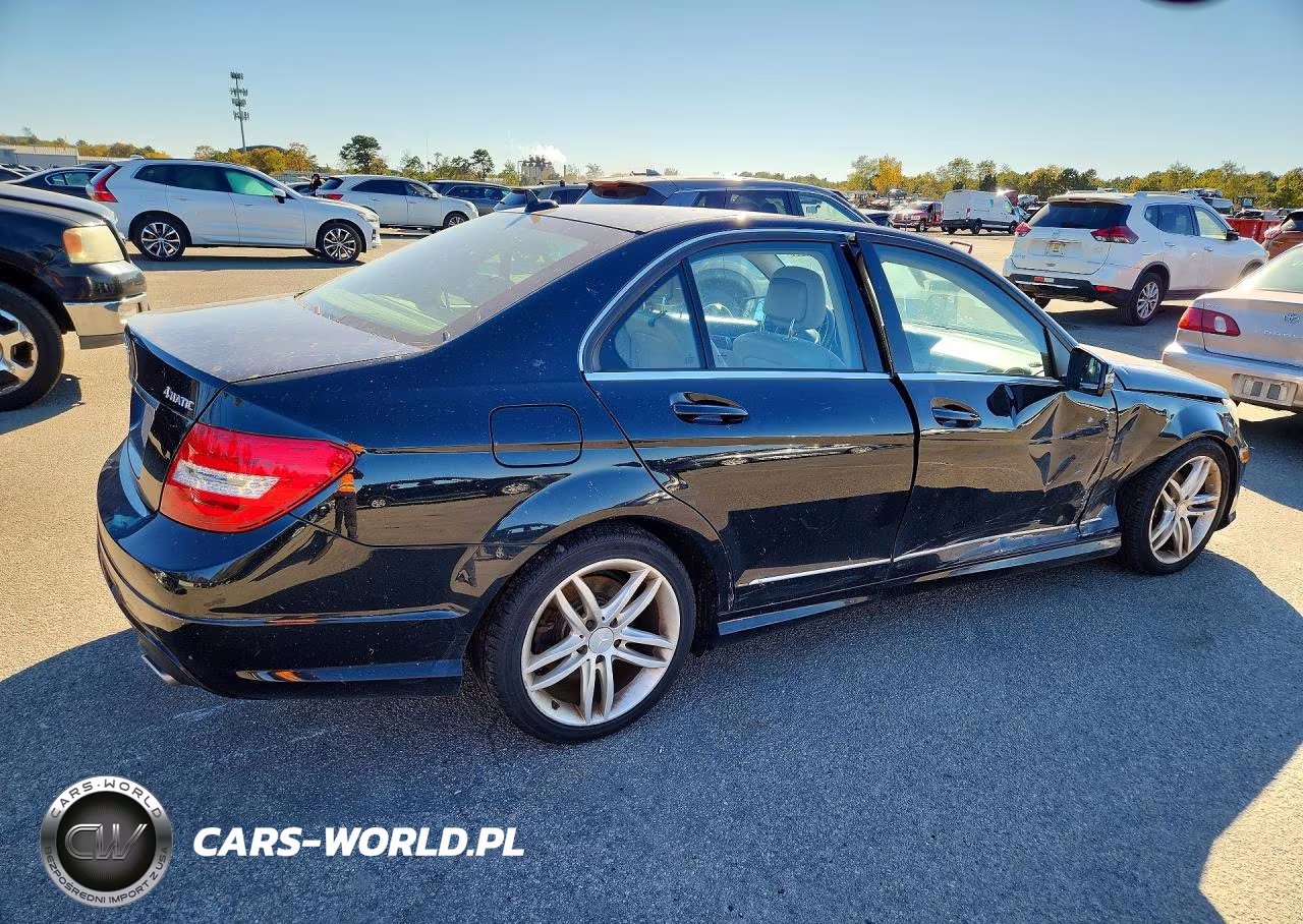 2012 Mercedes-Benz C 300 4Matic VIN:WDDGF8BB5CR226034 - 3