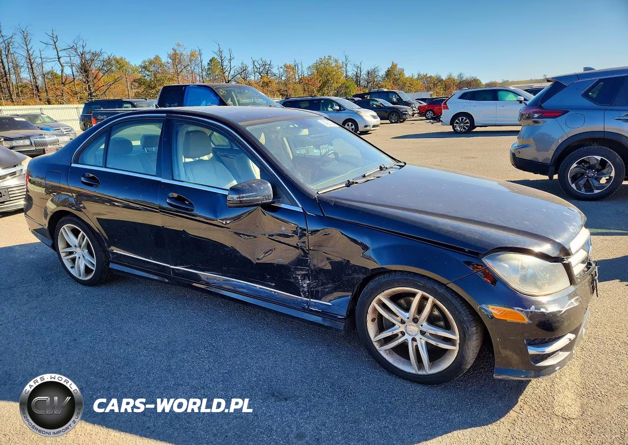 2012 Mercedes-Benz C 300 4Matic VIN:WDDGF8BB5CR226034 - 4