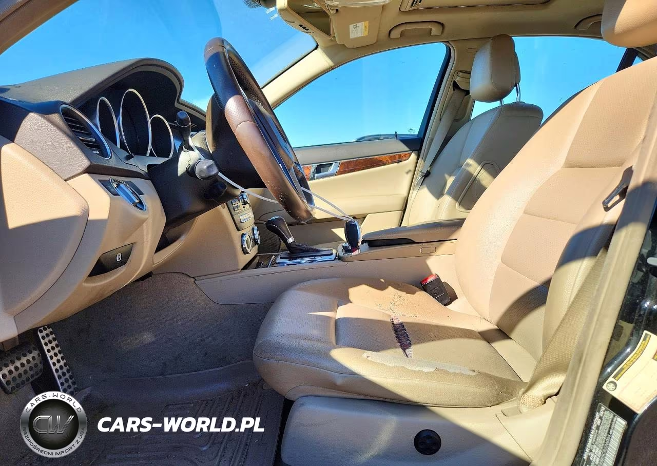 2012 Mercedes-Benz C 300 4Matic VIN:WDDGF8BB5CR226034 - 7