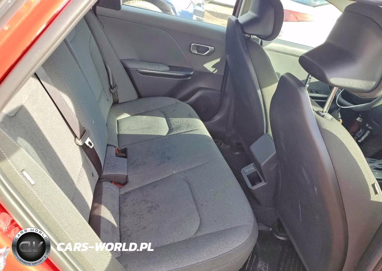 2025 Kia K4 Lxs VIN:3KPFT4DE5SE236605 - 10