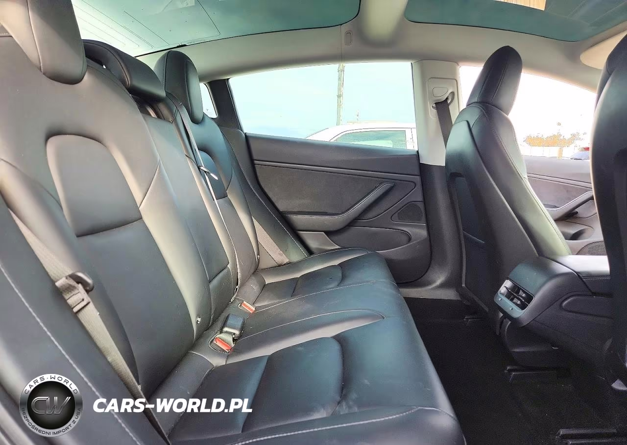 2018 Tesla Model 3 VIN:5YJ3E1EB5JF114805 - 10