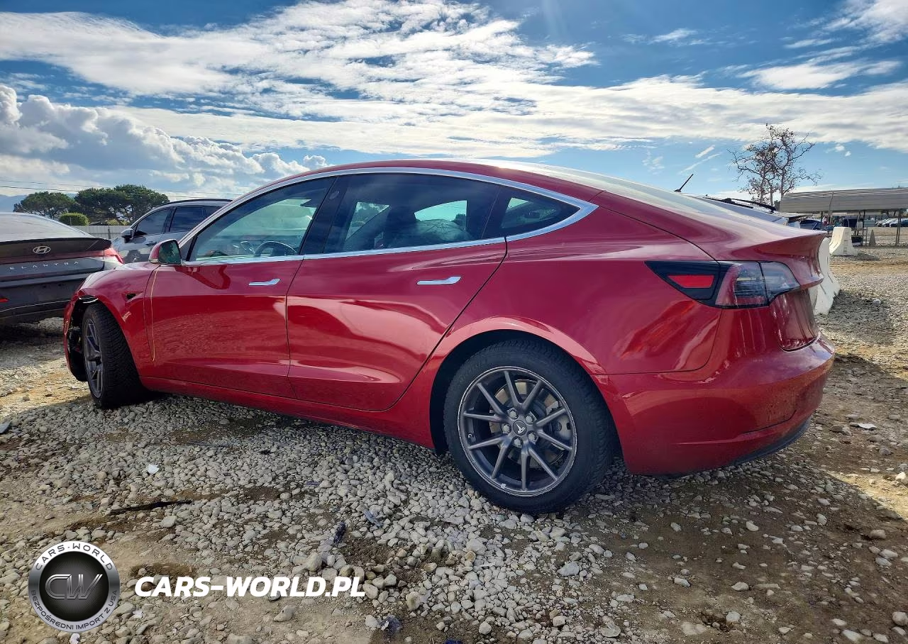 2018 Tesla Model 3 VIN:5YJ3E1EB5JF114805 - 2