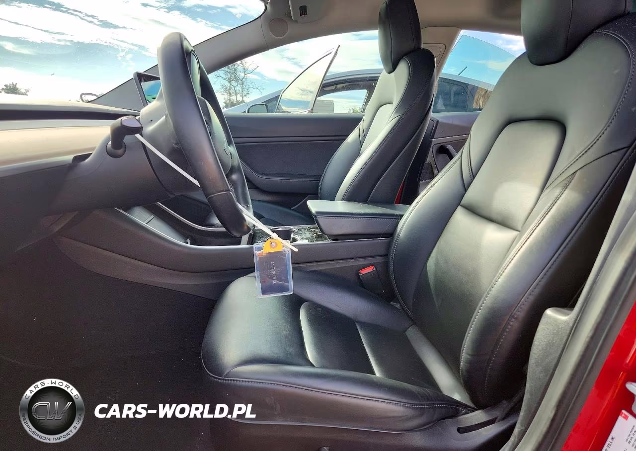 2018 Tesla Model 3 VIN:5YJ3E1EB5JF114805 - 7