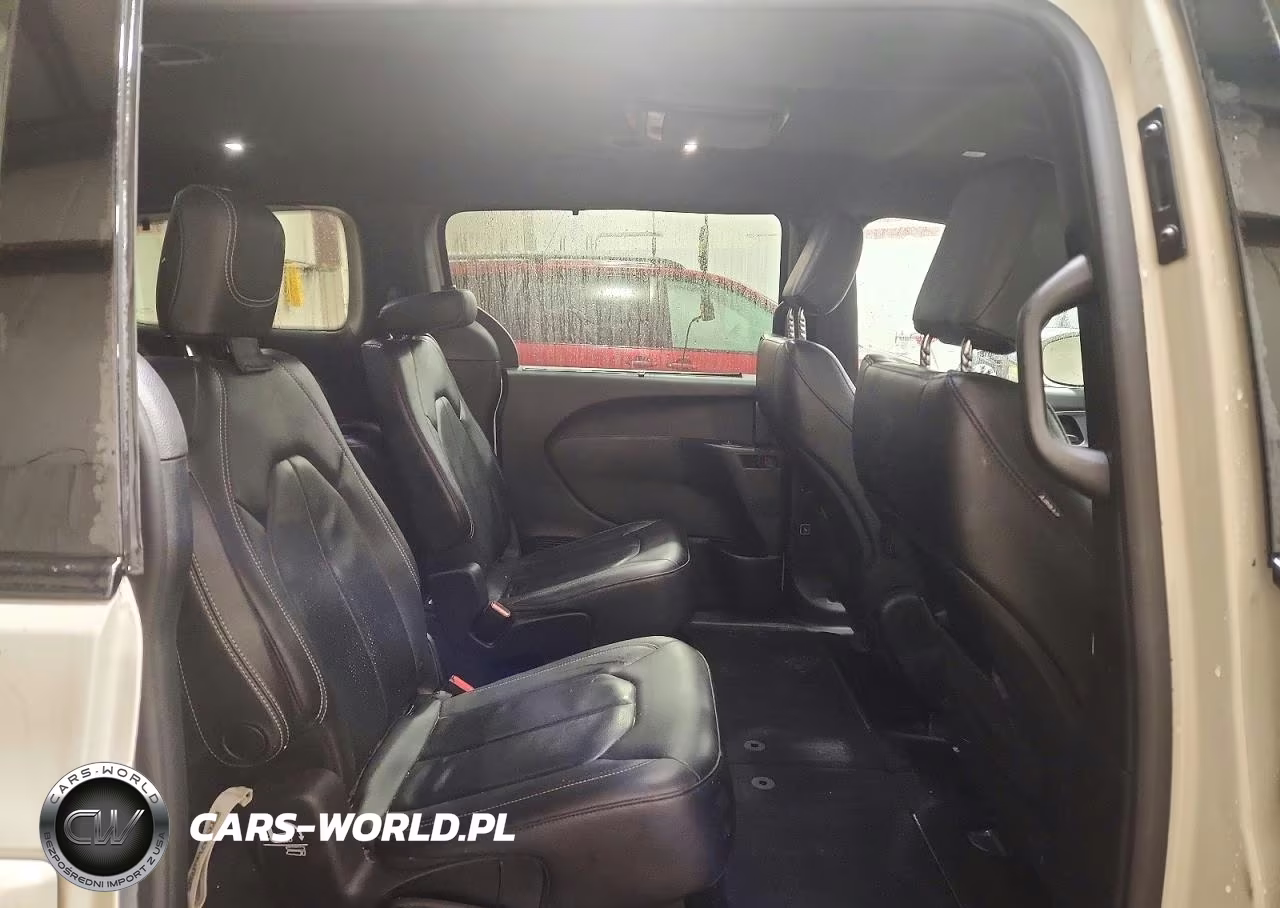2019 Chrysler Pacifica Touring L VIN:2C4RC1BG8KR610316 - 11