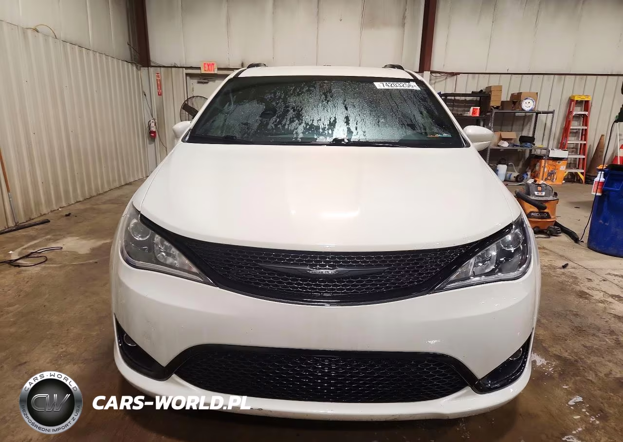 2019 Chrysler Pacifica Touring L VIN:2C4RC1BG8KR610316 - 5