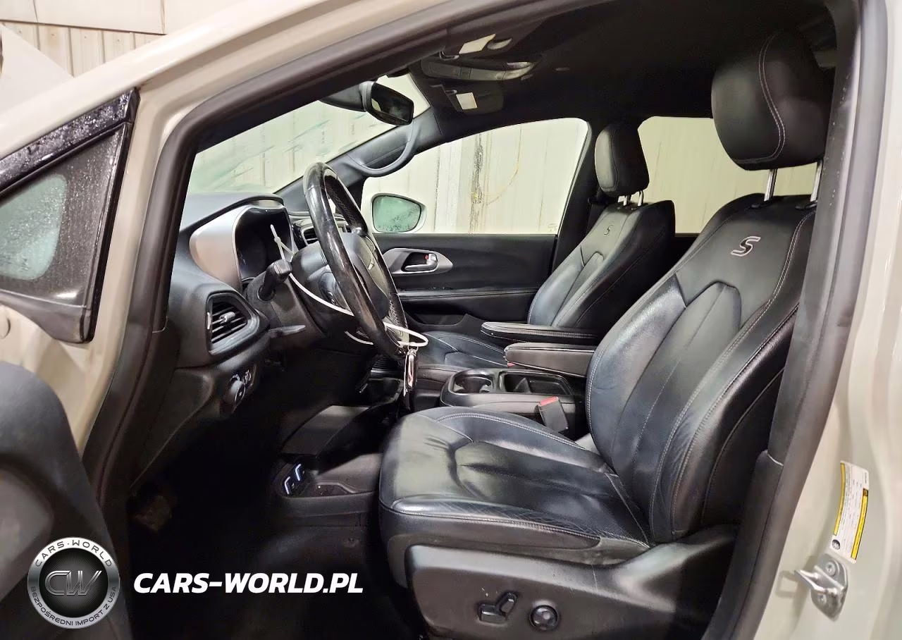 2019 Chrysler Pacifica Touring L VIN:2C4RC1BG8KR610316 - 7