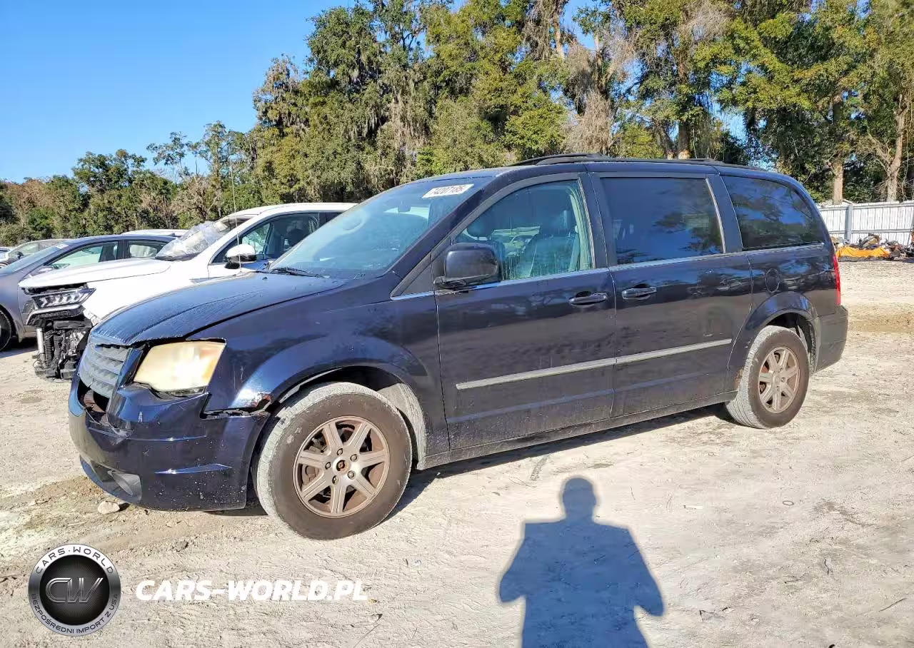 2010 Chrysler Town & Country Touring Plus