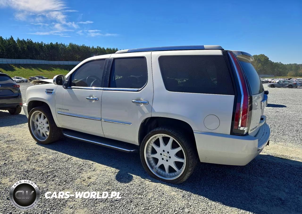 2007 Cadillac Escalade Luxury VIN:1GYFK63807R288823 - 2
