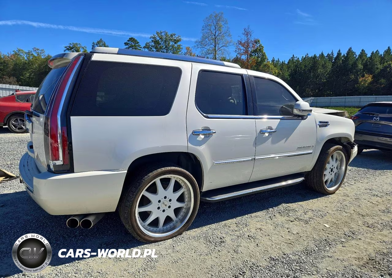 2007 Cadillac Escalade Luxury VIN:1GYFK63807R288823 - 3