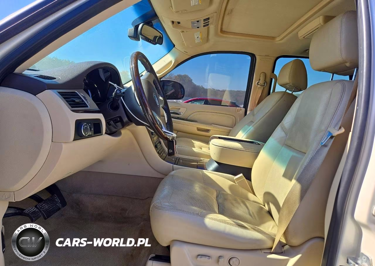 2007 Cadillac Escalade Luxury VIN:1GYFK63807R288823 - 7