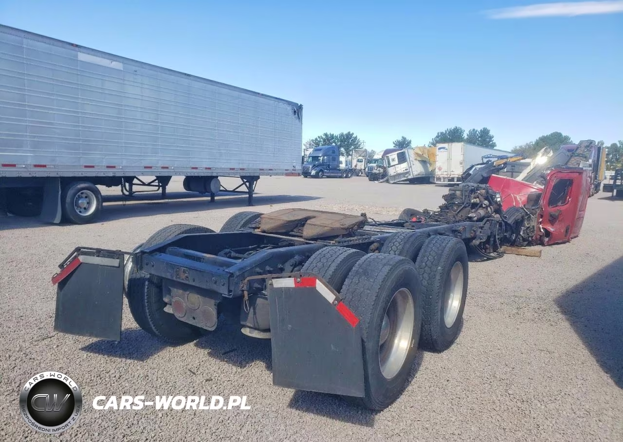 2016 Freightliner Cascadia 125 Semi Truck VIN:3AKJGLD54GSHV4423 - 4