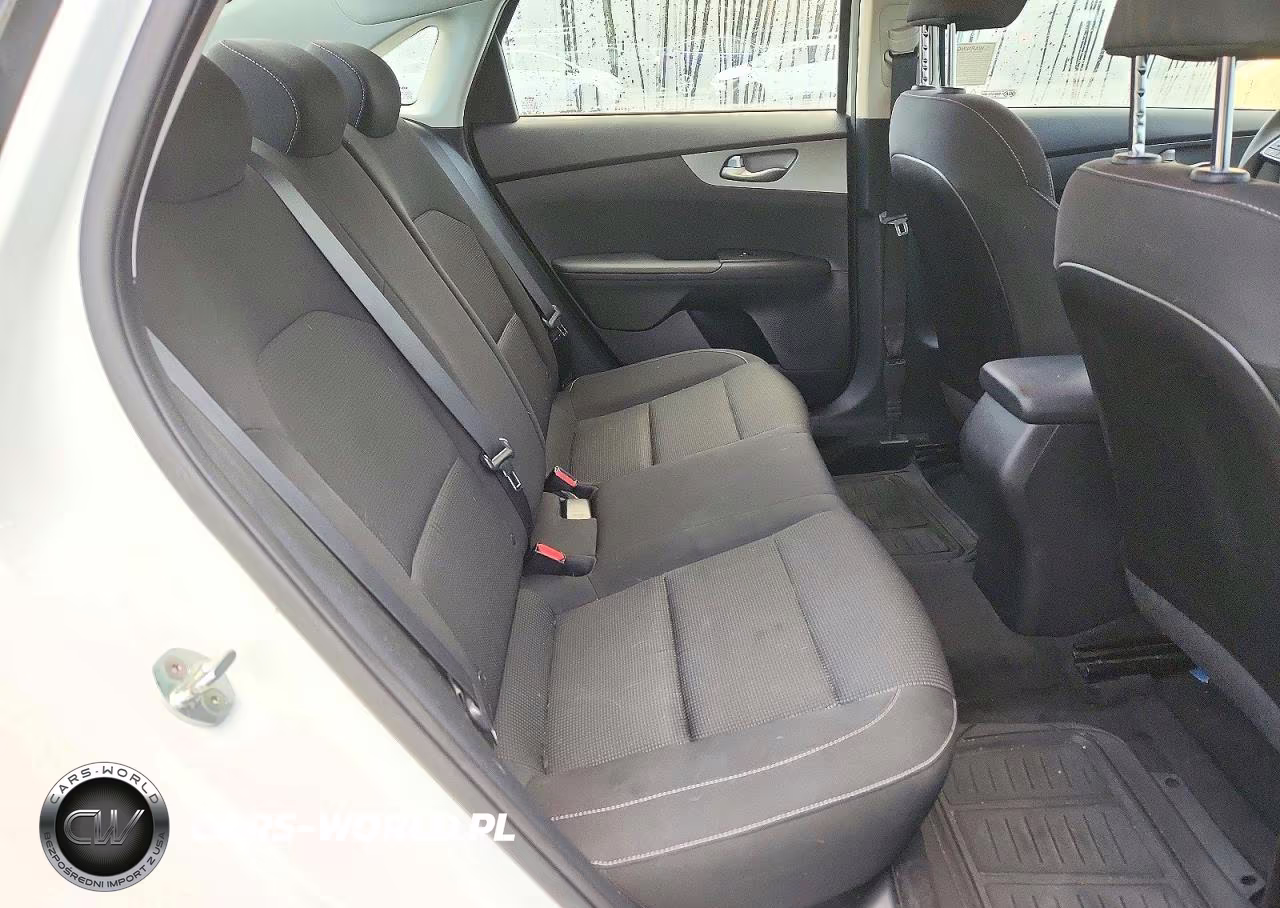 2021 Kia Forte Lxs VIN:3KPF24AD3ME398072 - 10