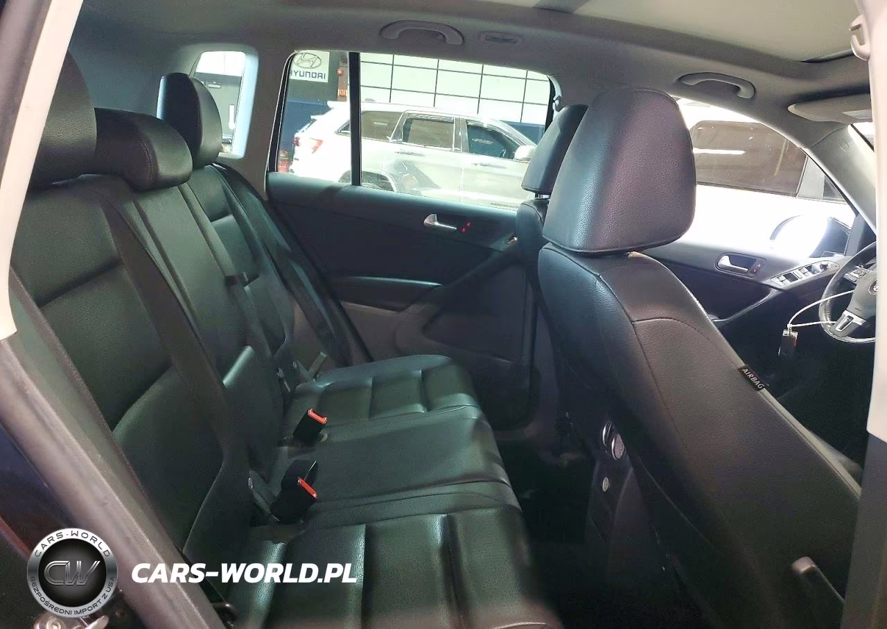 2017 Volkswagen Tiguan Wolfsburg VIN:WVGSV7AX6HK006265 - 11
