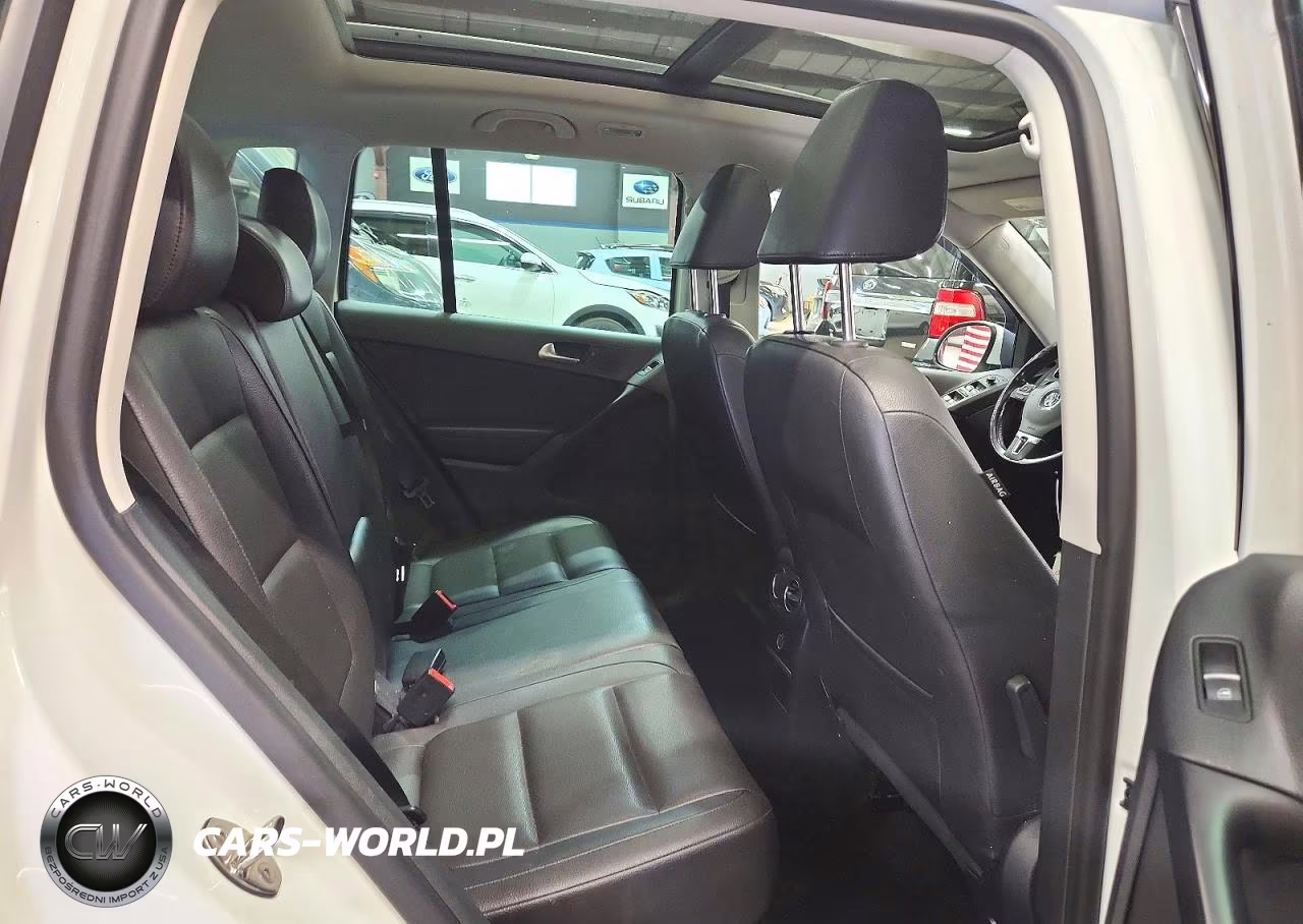 2017 Volkswagen Tiguan Wolfsburg VIN:WVGSV7AXXHW503246 - 11