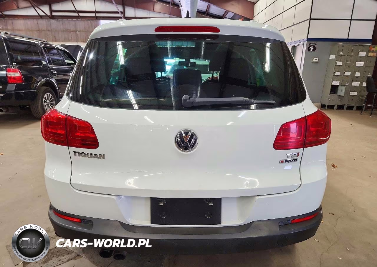2017 Volkswagen Tiguan Wolfsburg VIN:WVGSV7AXXHW503246 - 6