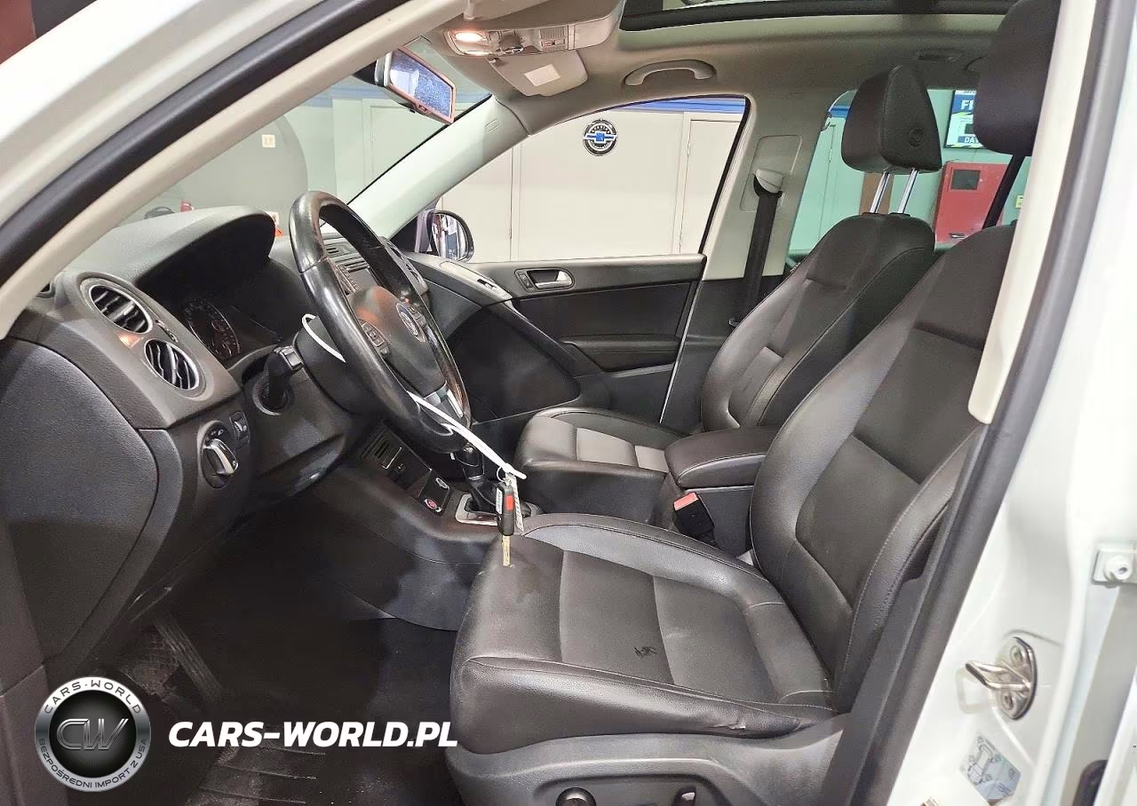 2017 Volkswagen Tiguan Wolfsburg VIN:WVGSV7AXXHW503246 - 7