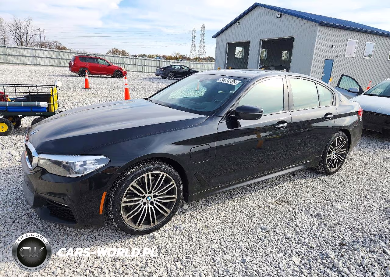 2018 BMW 530Xe VIN:WBAJB1C52JB085308 - 1