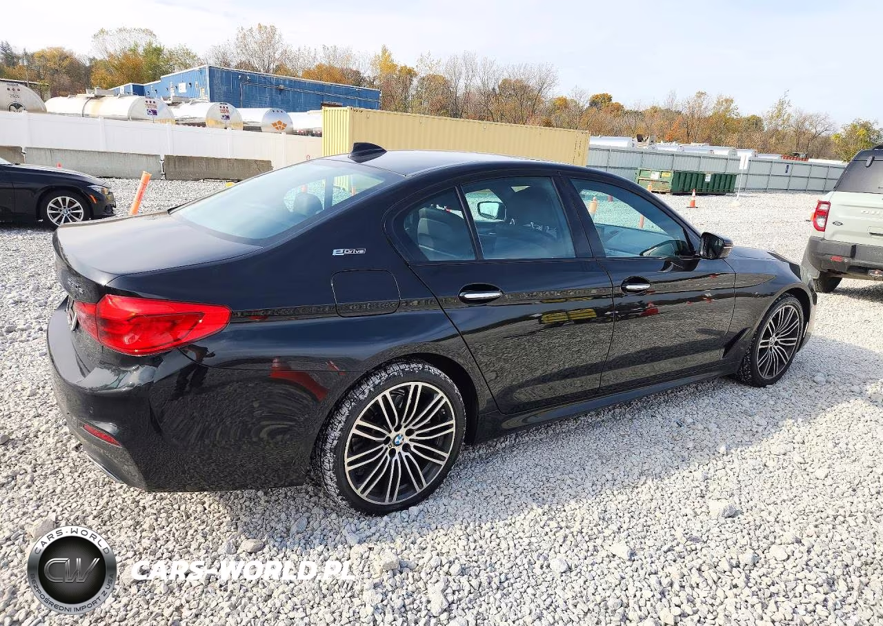 2018 BMW 530Xe VIN:WBAJB1C52JB085308 - 3