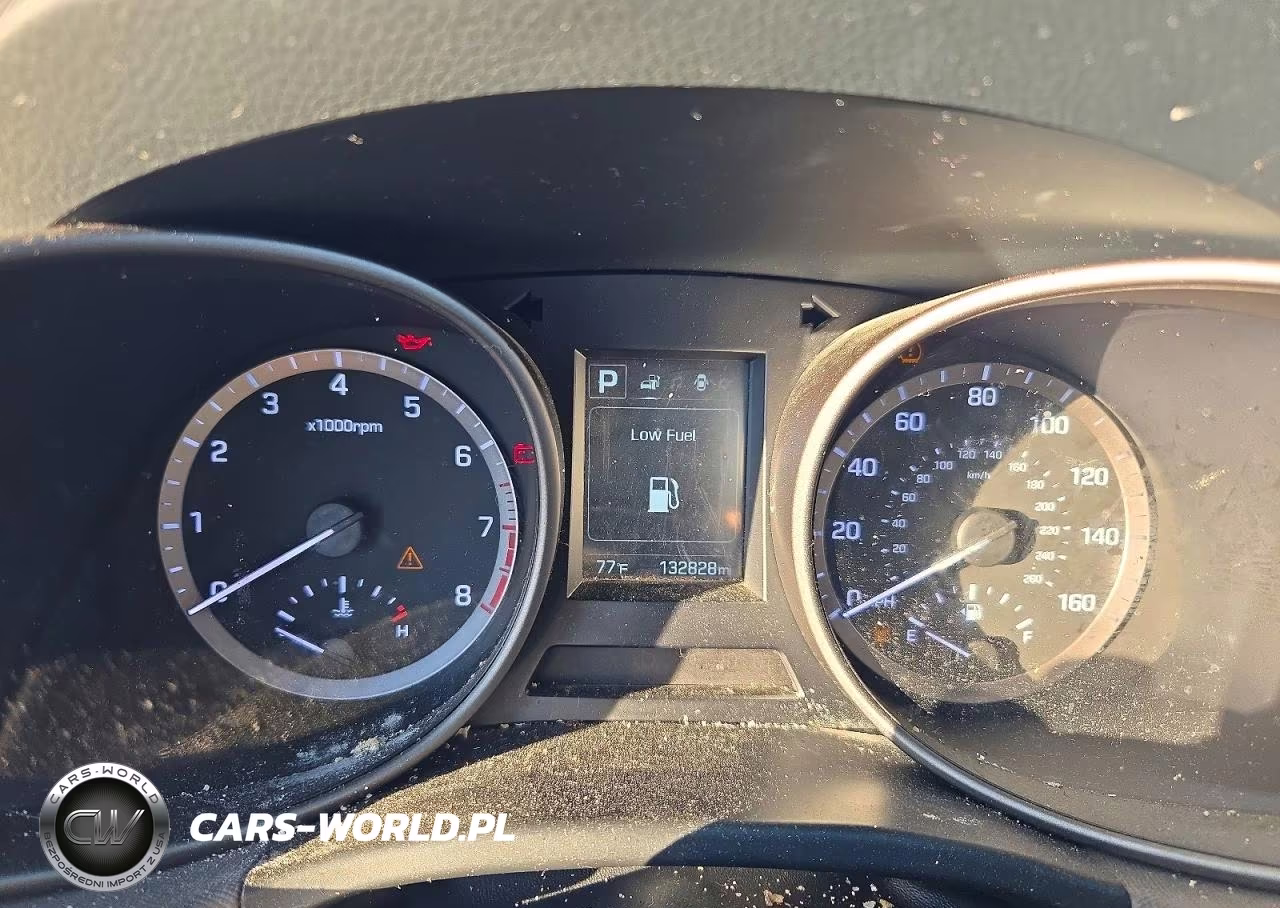 2017 Hyundai Santa Fe Se VIN:KM8SMDHF9HU208200 - 9