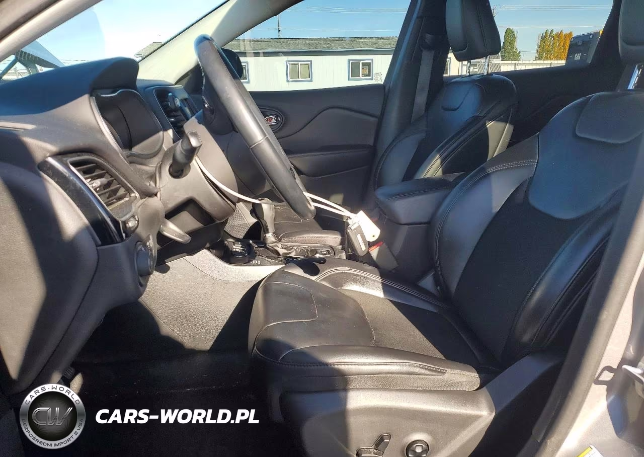 2019 Jeep Cherokee Latitude Plus VIN:1C4PJMLX1KD478161 - 7