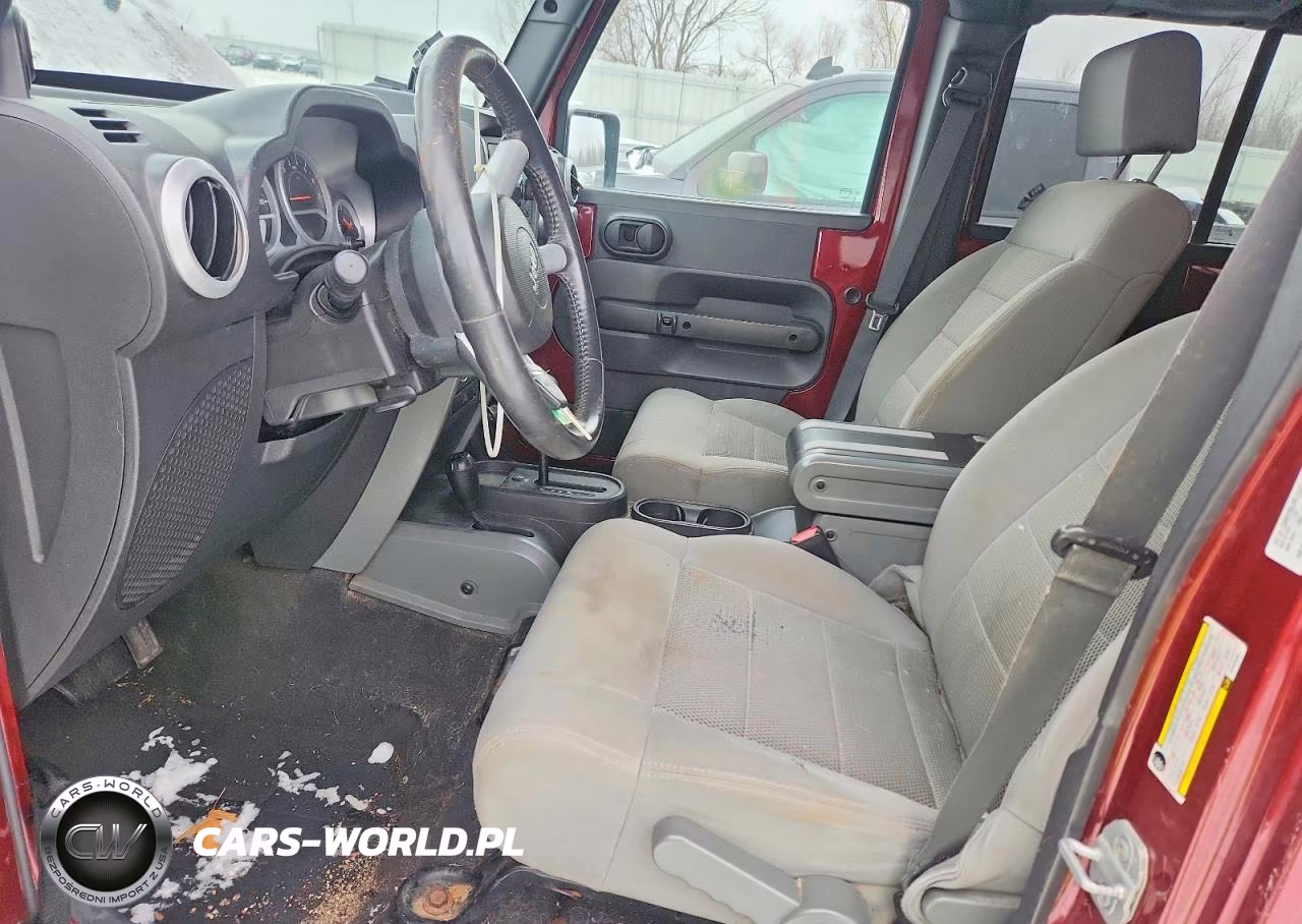 2008 Jeep Wrangler Unlimited Sahara VIN:1J8GA591X8L576105 - 7