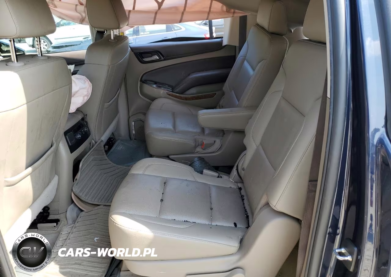 2018 Chevrolet Suburban K1500 Premier VIN:1GNSKJKC7JR307511 - 10