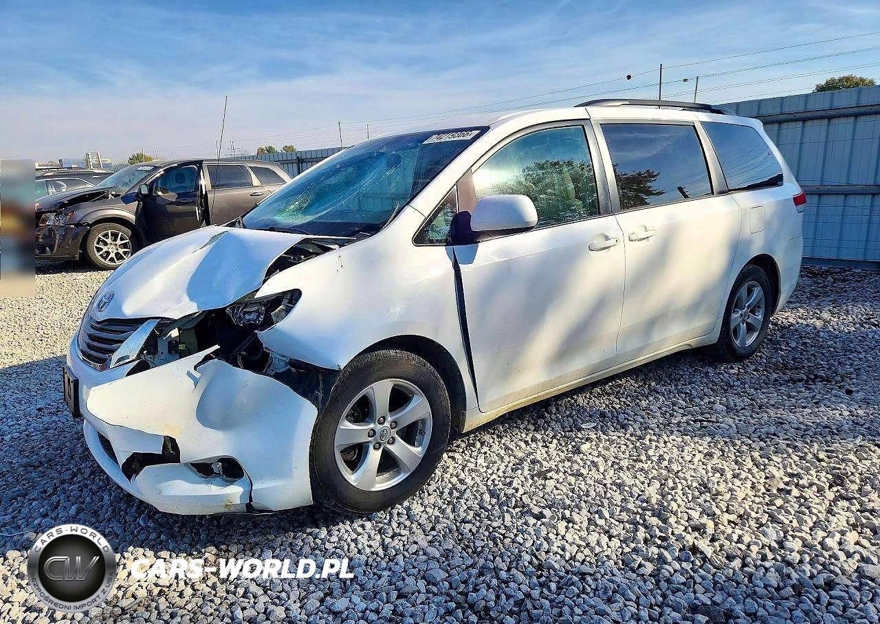 2014 Toyota Sienna Le – zdjęcie 1 z 13