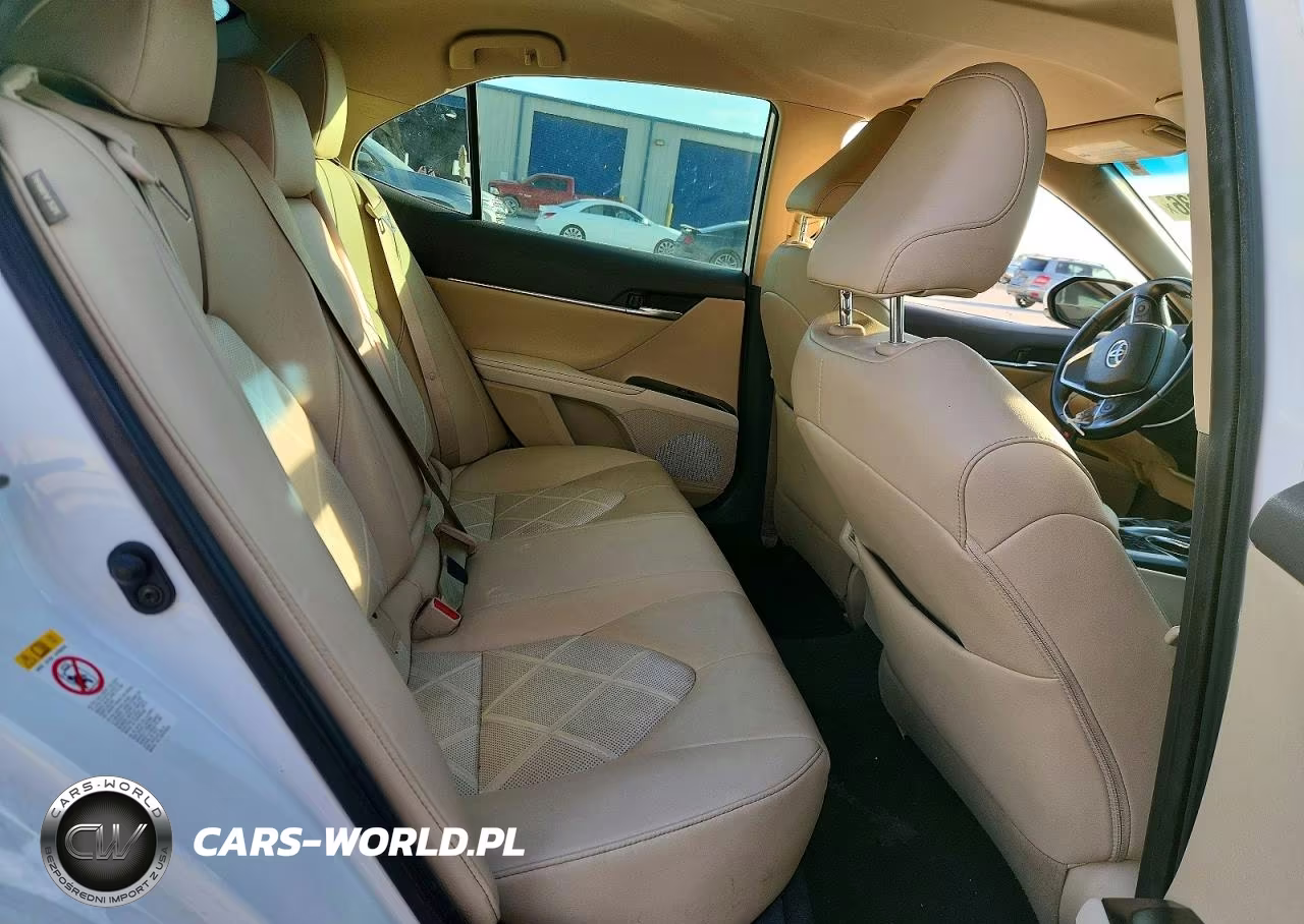 2019 Toyota Camry Xle VIN:4T1B11HK7KU212242 - 10