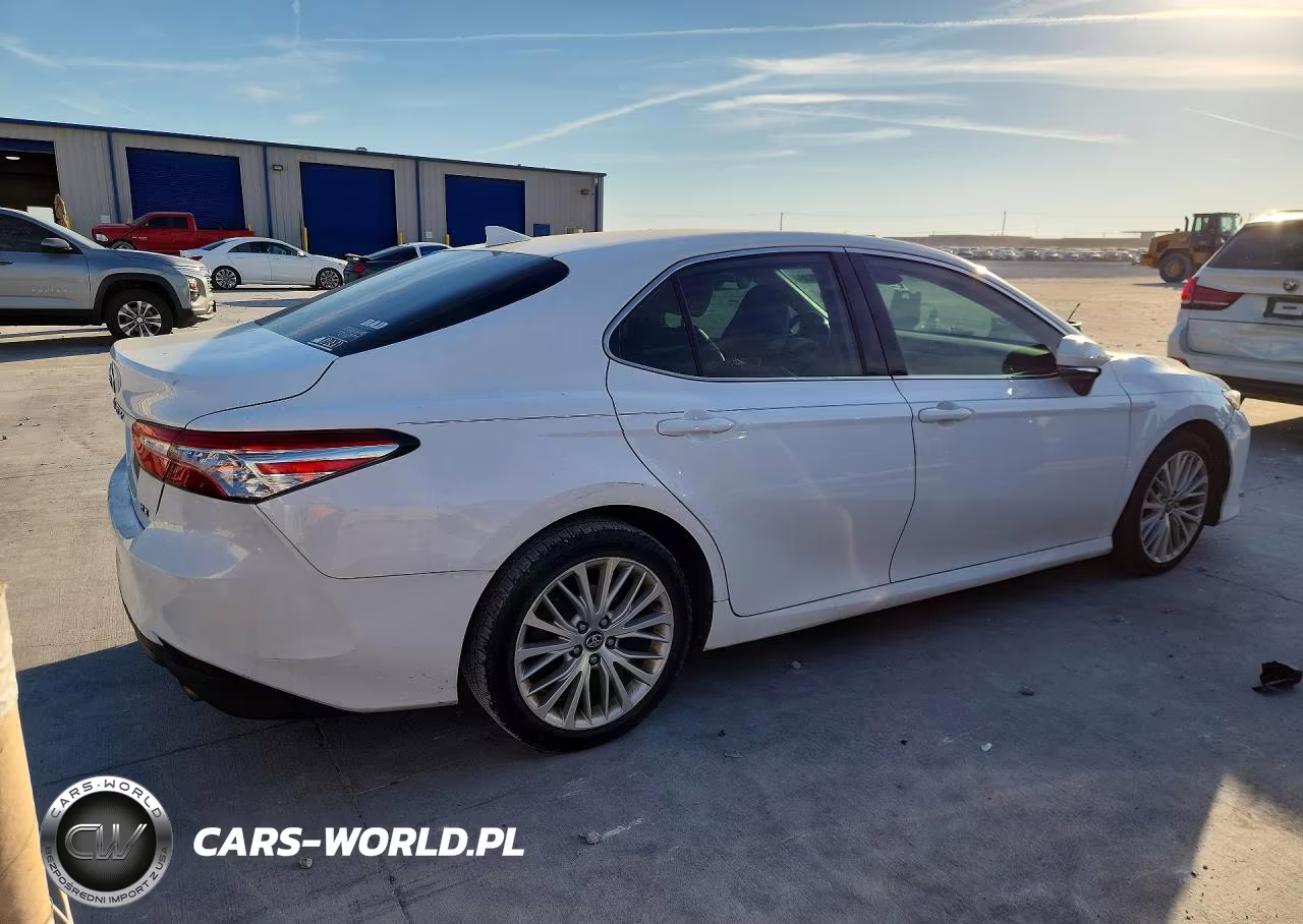 2019 Toyota Camry Xle VIN:4T1B11HK7KU212242 - 3