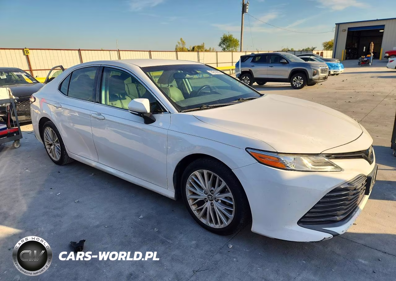 2019 Toyota Camry Xle VIN:4T1B11HK7KU212242 - 4