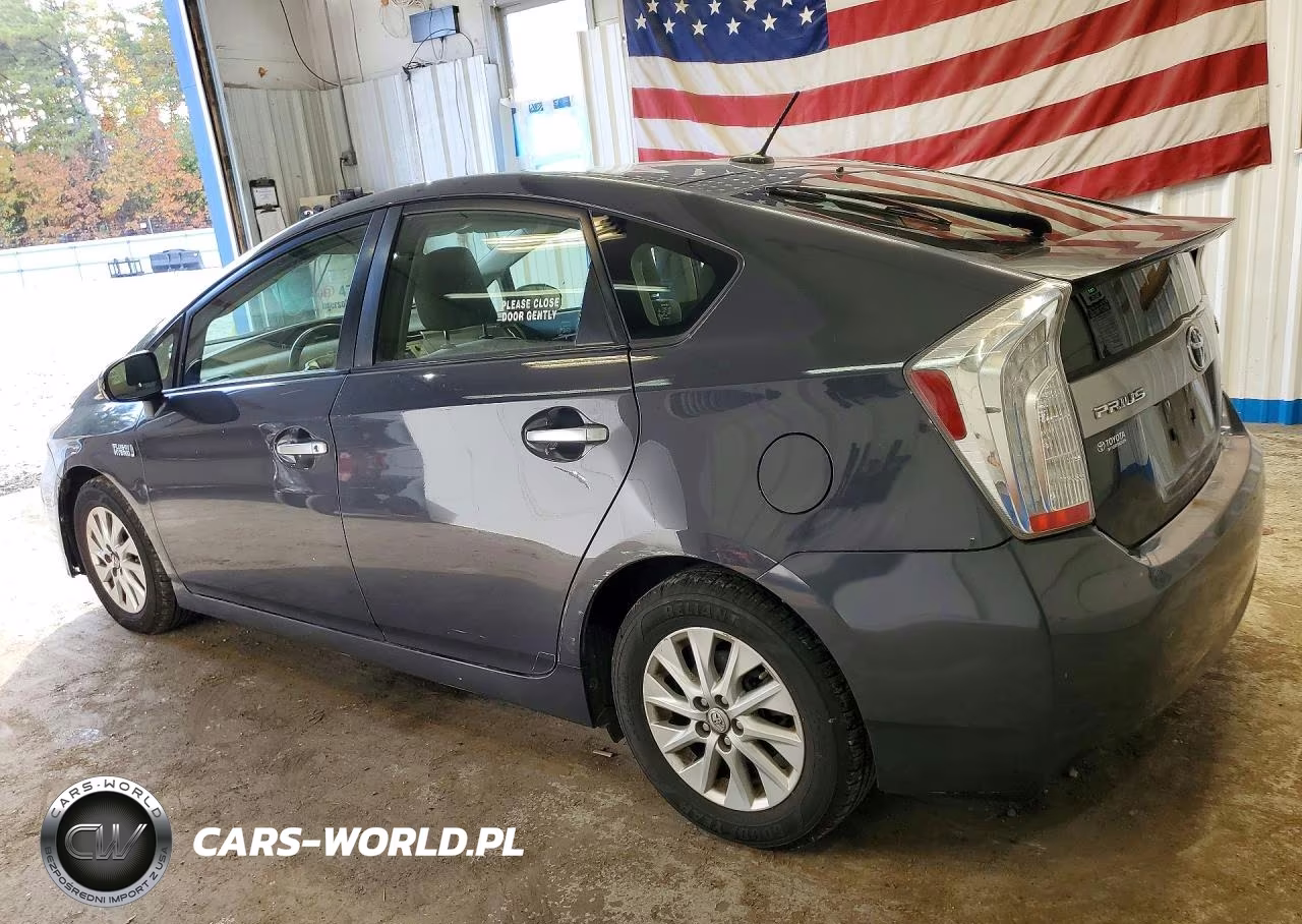 2013 Toyota Prius Plug-In Hybrid Base VIN:JTDKN3DP0D3030638 - 2