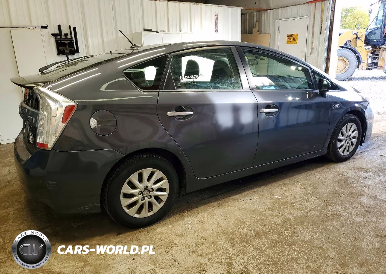 2013 Toyota Prius Plug-In Hybrid Base VIN:JTDKN3DP0D3030638 - 3