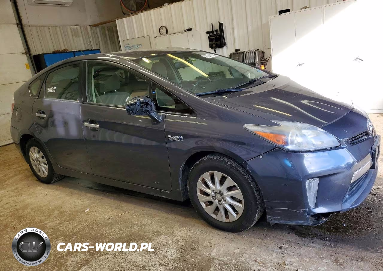 2013 Toyota Prius Plug-In Hybrid Base VIN:JTDKN3DP0D3030638 - 4