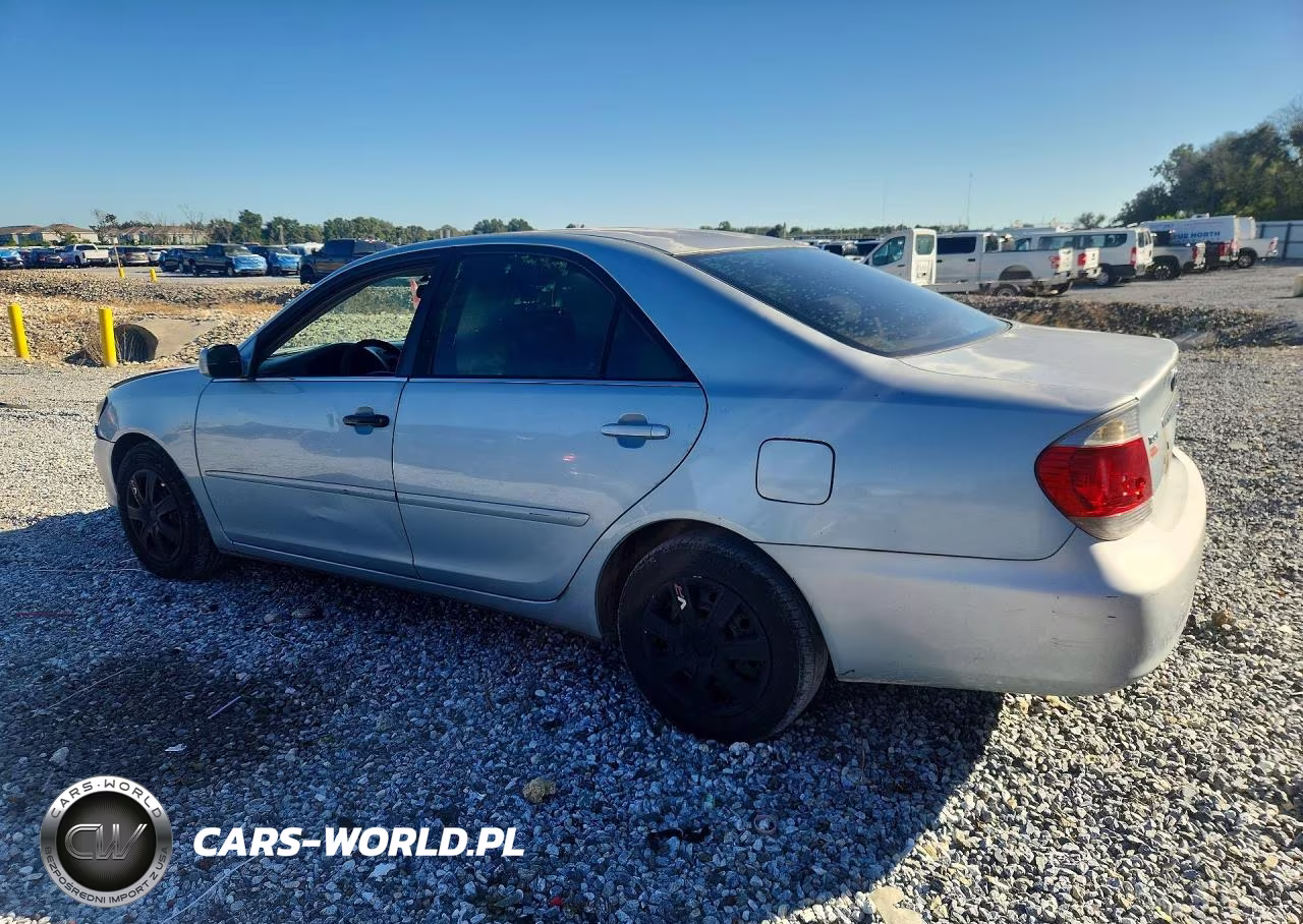 2005 Toyota Camry Le VIN:4T1BE32K15U589257 - 2