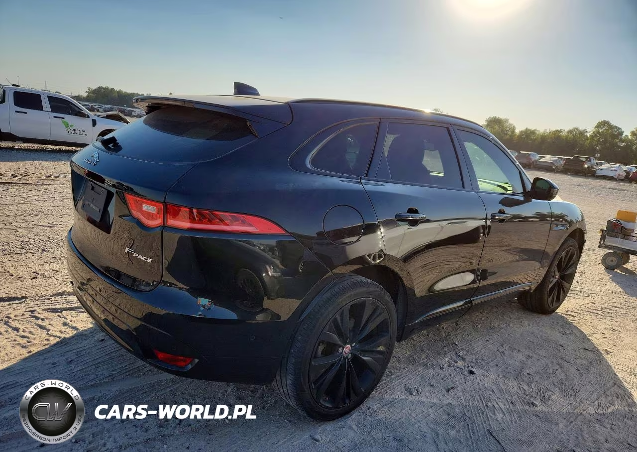 2017 Jaguar F-Pace R - Sport VIN:SADCL2BN4HA493927 - 3