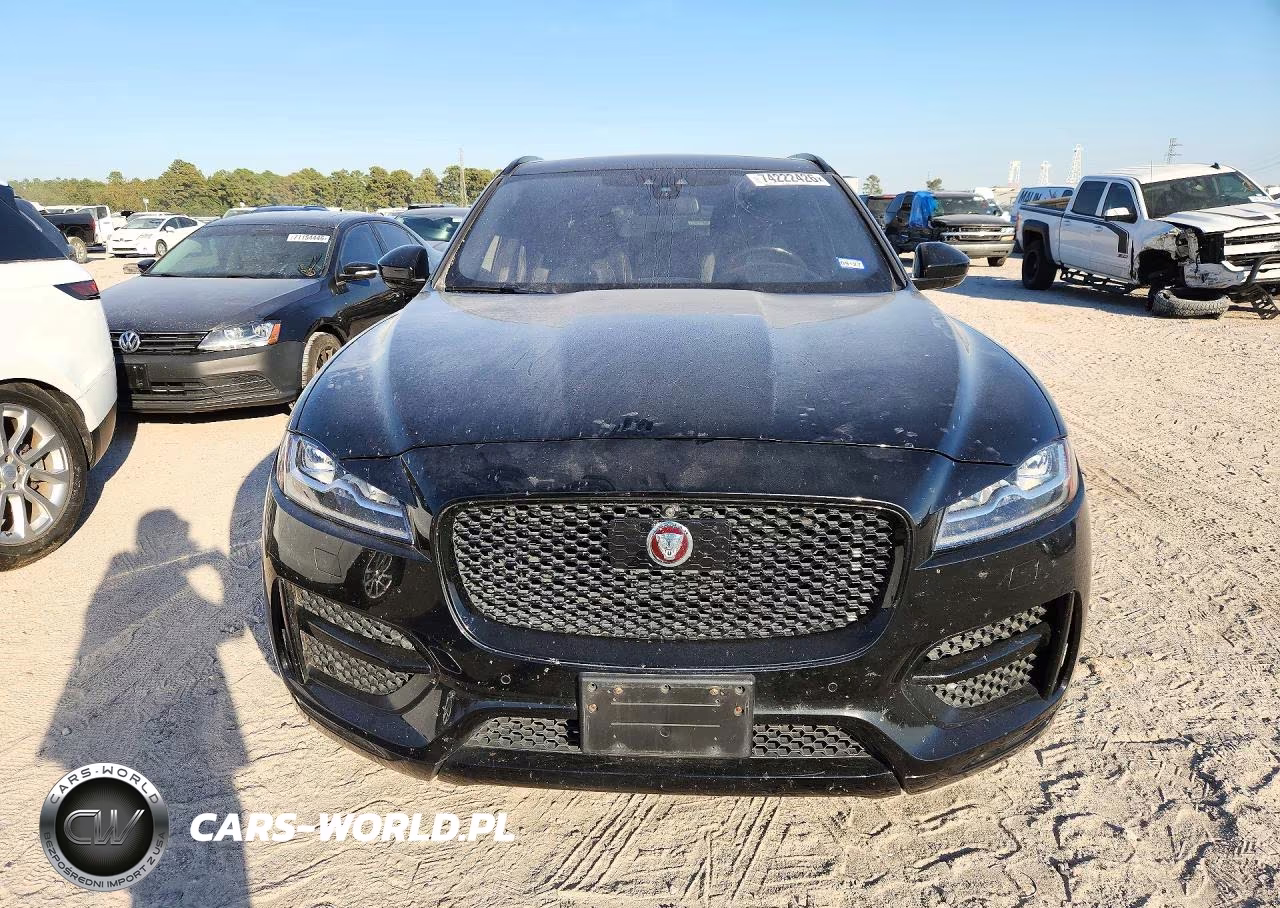 2017 Jaguar F-Pace R - Sport VIN:SADCL2BN4HA493927 - 5
