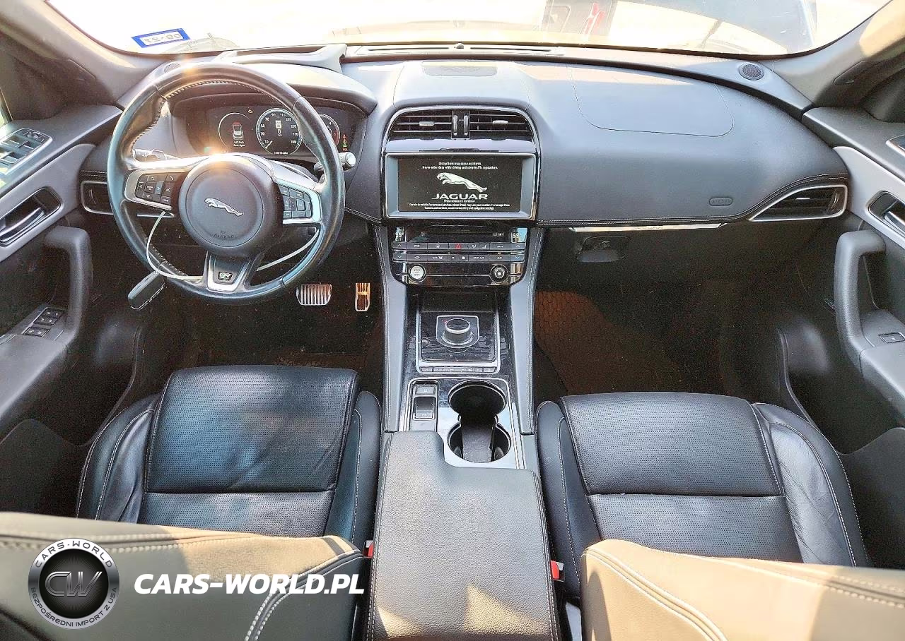 2017 Jaguar F-Pace R - Sport VIN:SADCL2BN4HA493927 - 8