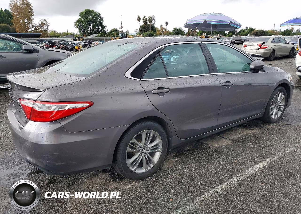 2016 Toyota Camry Se VIN:4T1BF1FK3GU214484 - 3