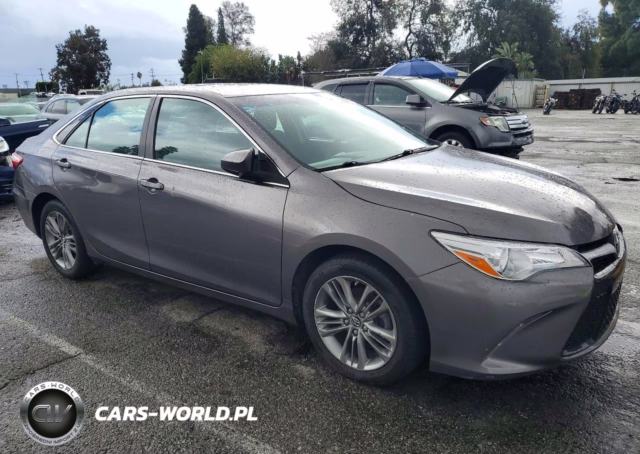 2016 Toyota Camry Se VIN:4T1BF1FK3GU214484 - 4