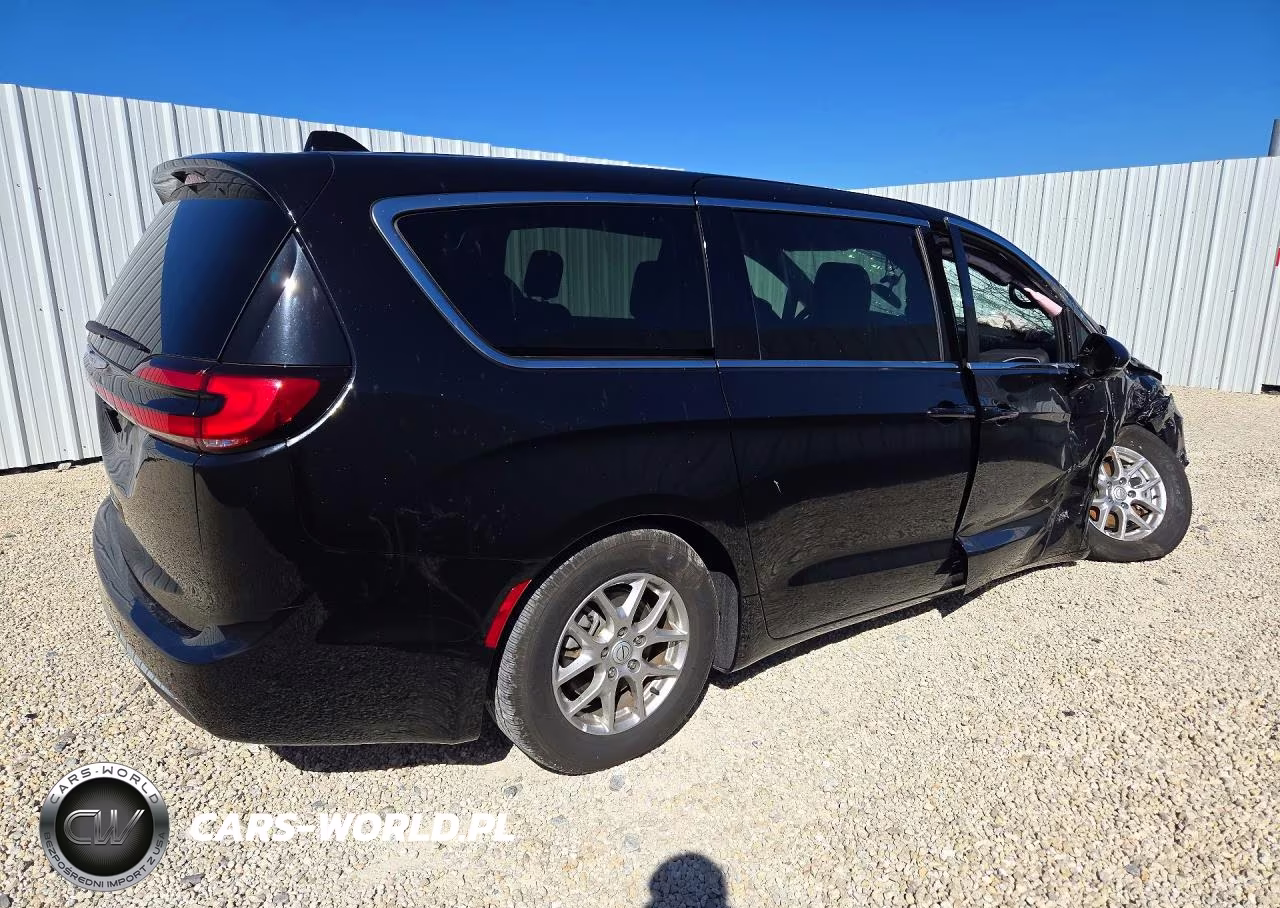 2026 Chrysler Pacifica Select VIN:2C4RC1BG7TR185821 - 3
