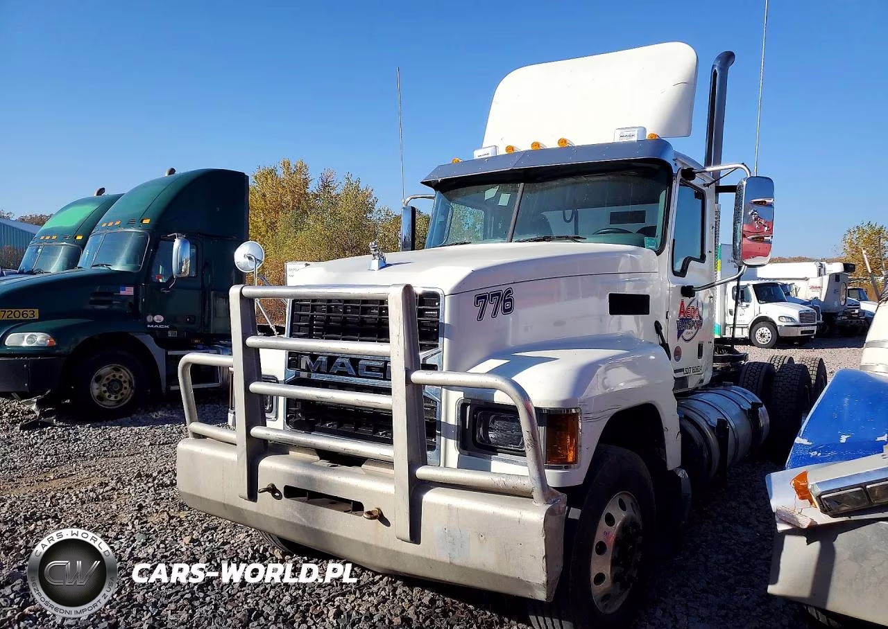 2026 Mack Pinnacle Semi Truck