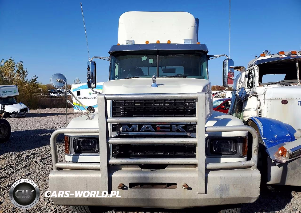 2026 Mack Pinnacle Semi Truck VIN:1M1PN4GY0TM019776 - 5